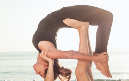 3 tips for your first partner yoga class