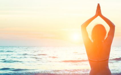 How to keep up your yoga practice on the road