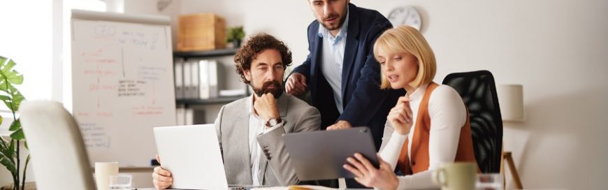 A guide to choosing between the new MacBook Neo and M5 Air