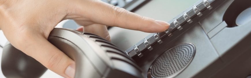 Choosing between VoIP softphones and hardphones