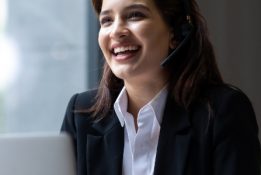 How to select the ideal VoIP headset for work in 2026