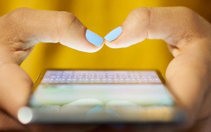 Social engineering exploits Facebook