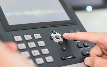 VoIP for SMBs: Hardphones or softphones?