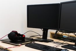 How a dual monitor system can benefit your business
