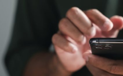 Android screen rotation control: How to stop your phone from flipping when you don’t want it to