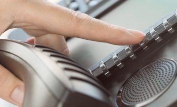 Choosing between VoIP softphones and hardphones