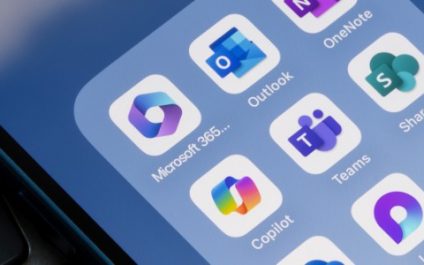 Working better together: A simple guide to Microsoft Loop in Outlook and Teams