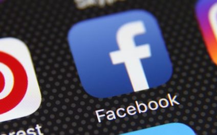 How do I create an effective Facebook ad?