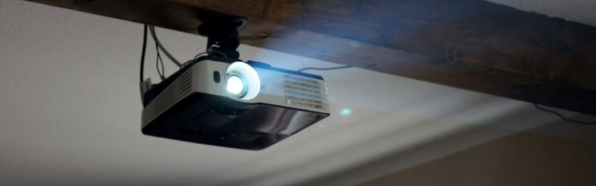 Tips on choosing a projector for your business