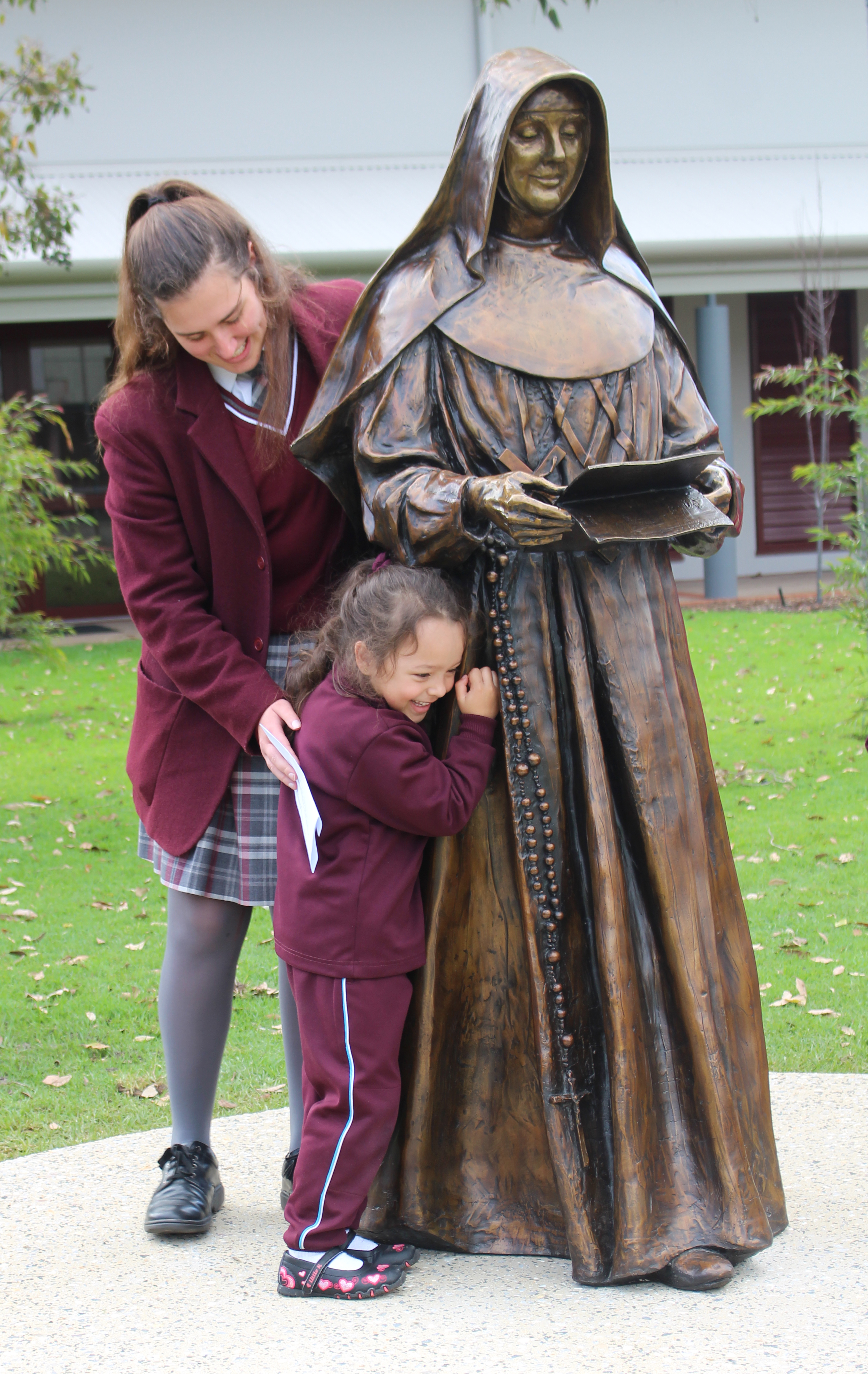 Head Girl and Kindy girl with Mary IMG_3610 crop