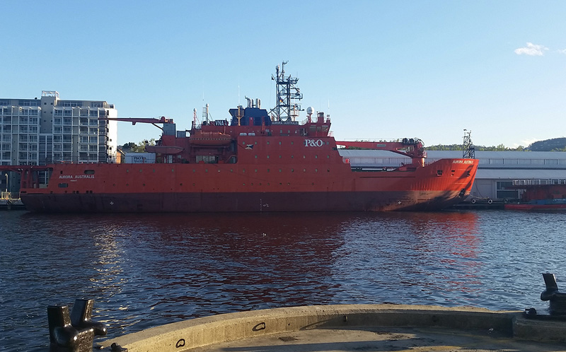aurora-australis-boat