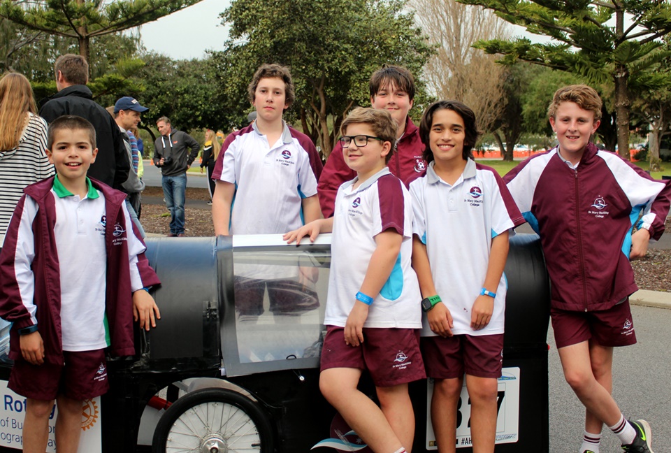 Students and sun shine at Pedal Prix (2)