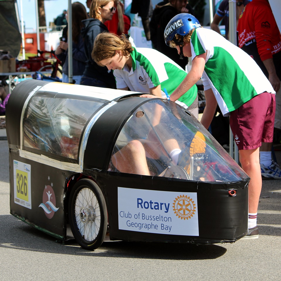 Students and sun shine at Pedal Prix (5)