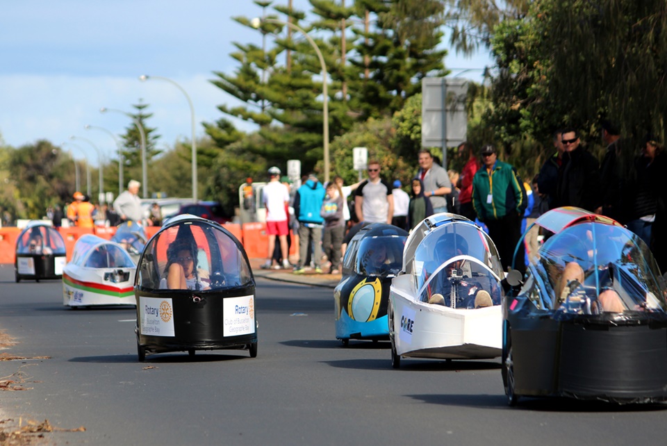 Students and sun shine at Pedal Prix (6)