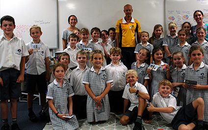 Josh Yates speaks to Year 3 students on resilience