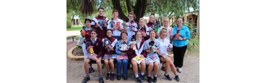 Senior students make dolls for children in Africa