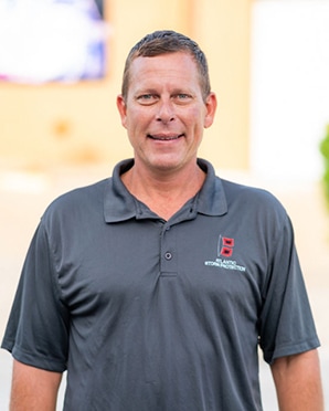 Img-Staff-Neil
