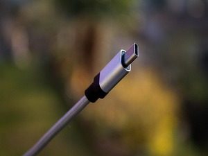 USB-C Growing: May Carry HDMI Signal In The Near Future