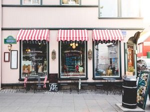 Does Your Business Need a Brick and Mortar Storefront?