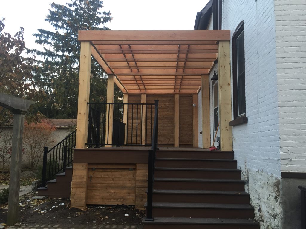 Custom Decks Waterloo, Kitchener, Guelph JWS Woodworking & Design Inc