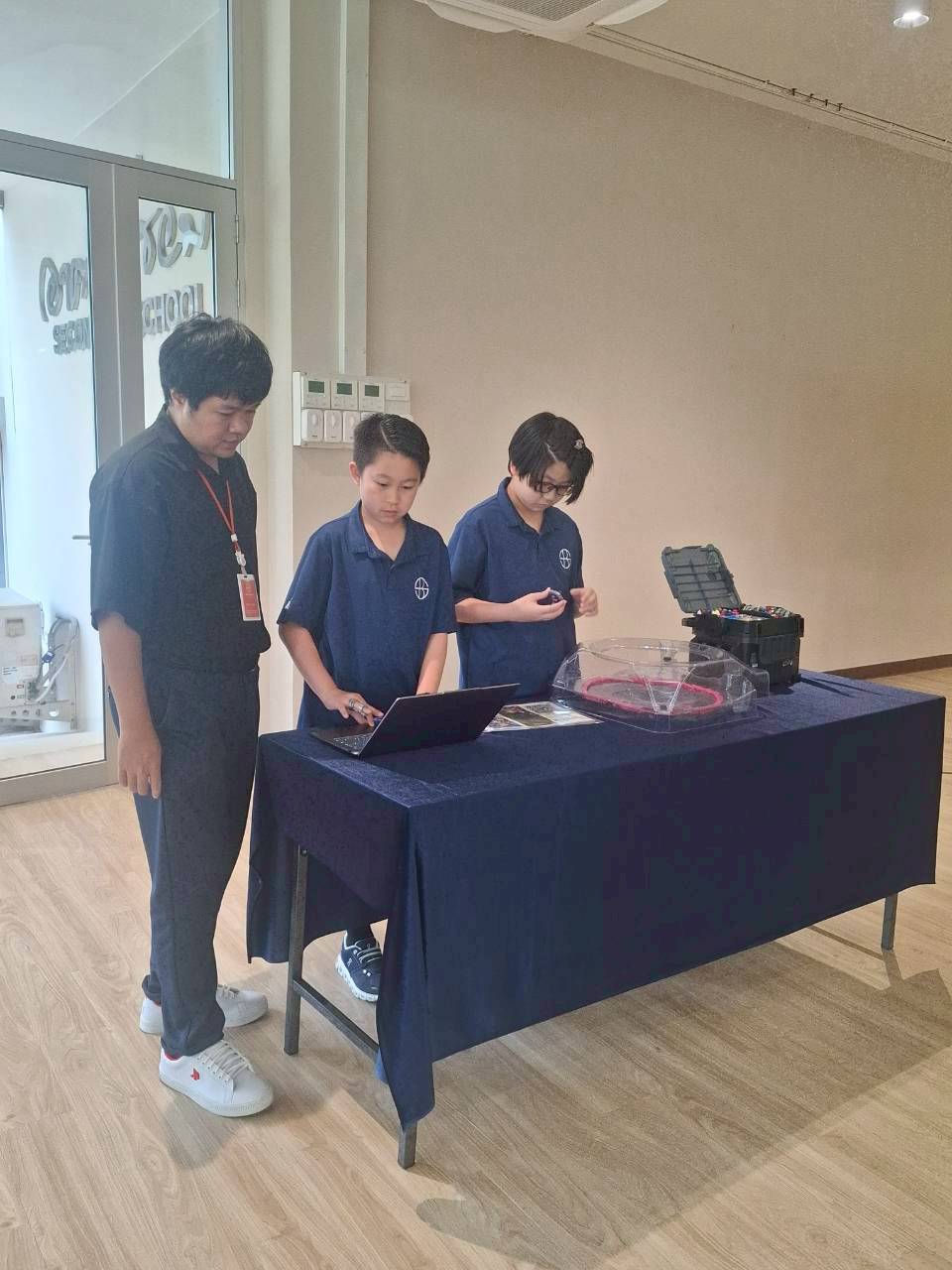 LINE_ALBUM_visit satit_251211_101