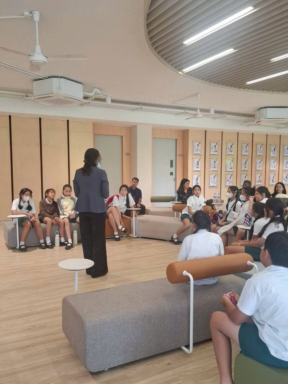 LINE_ALBUM_visit satit_251211_102