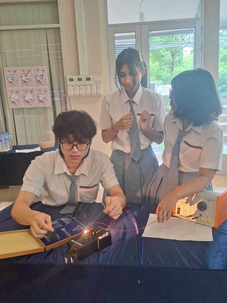 LINE_ALBUM_visit satit_251211_103