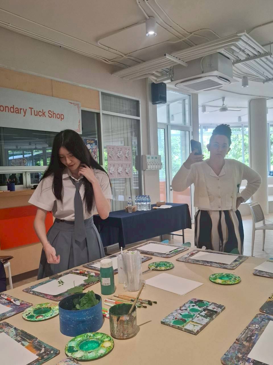 LINE_ALBUM_visit satit_251211_104