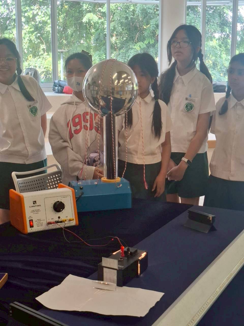 LINE_ALBUM_visit satit_251211_115