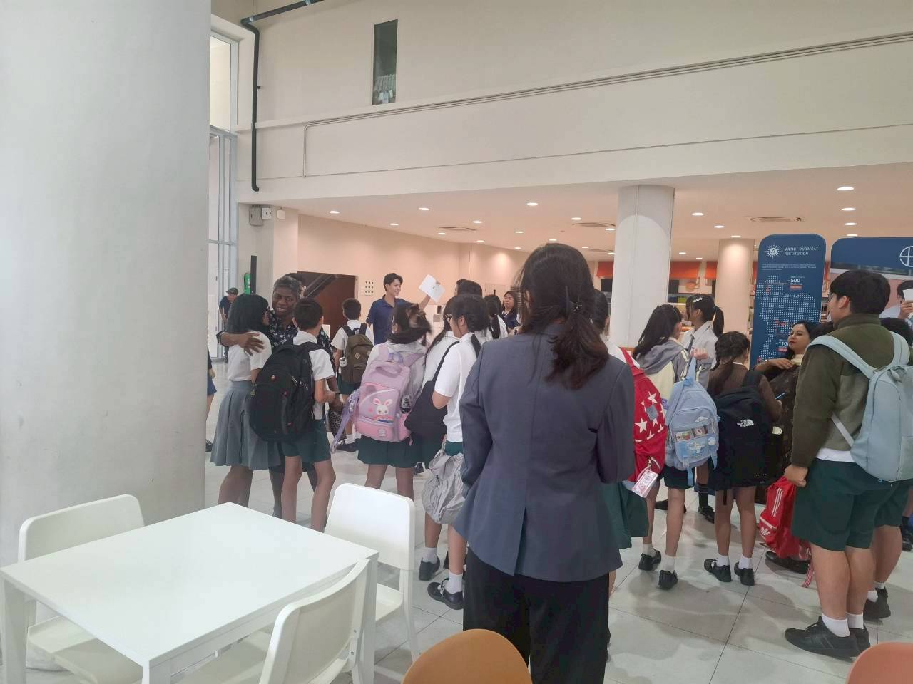 LINE_ALBUM_visit satit_251211_12