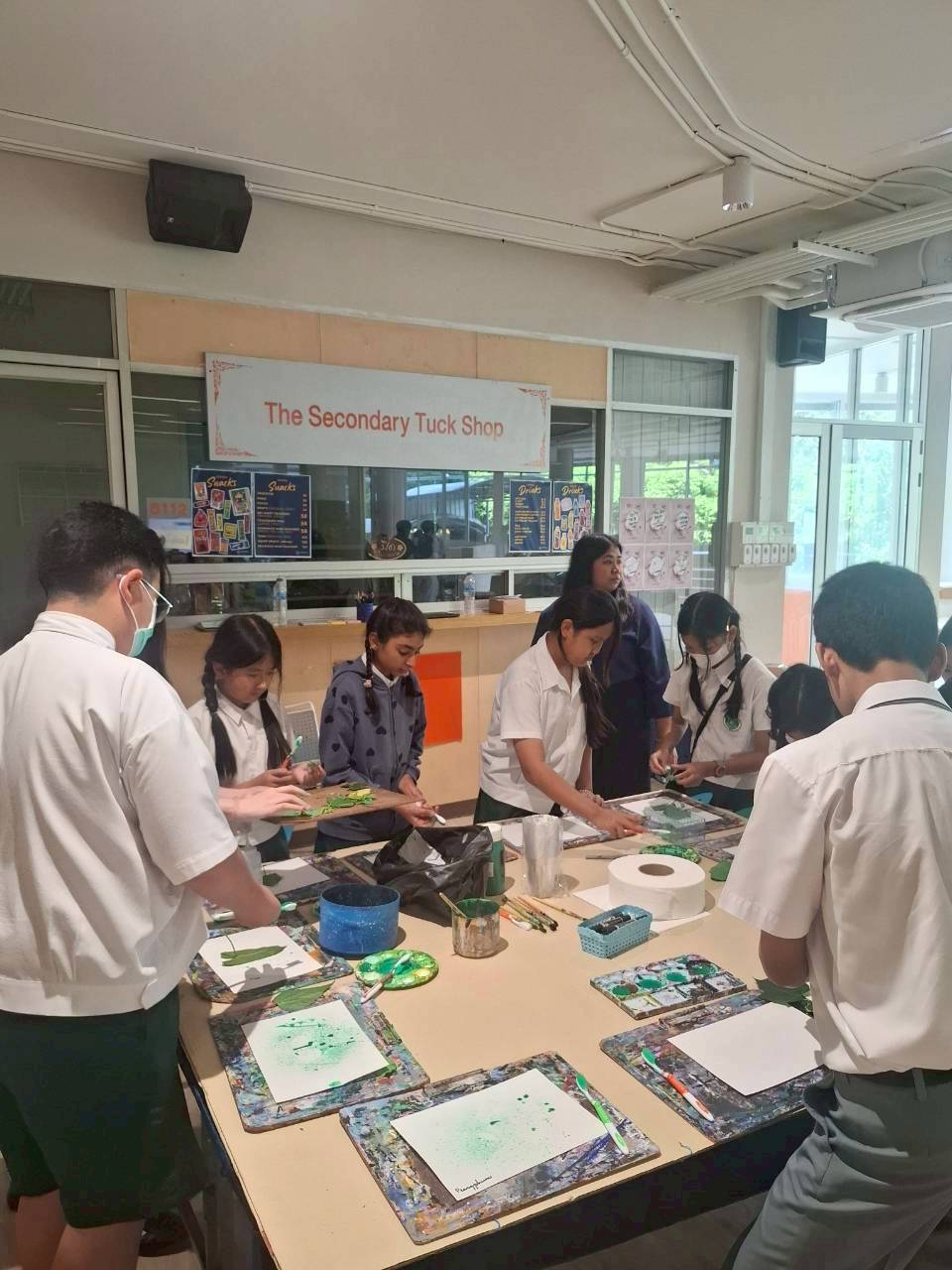 LINE_ALBUM_visit satit_251211_121