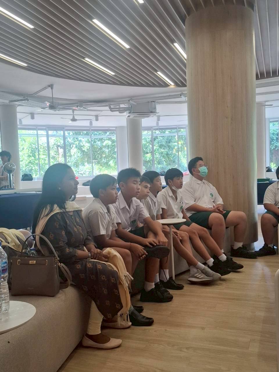 LINE_ALBUM_visit satit_251211_125