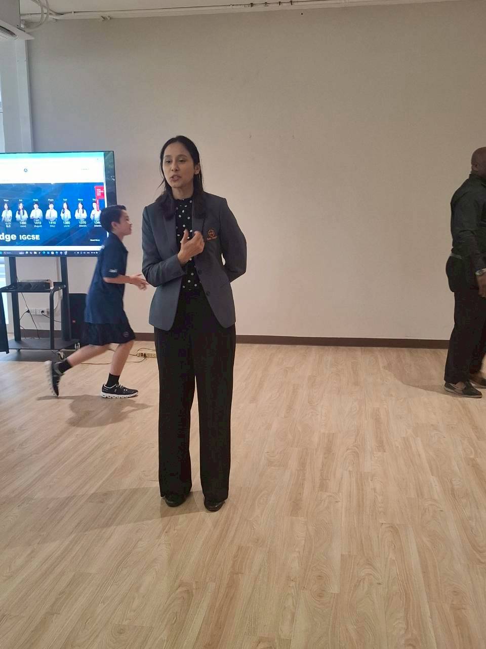 LINE_ALBUM_visit satit_251211_126