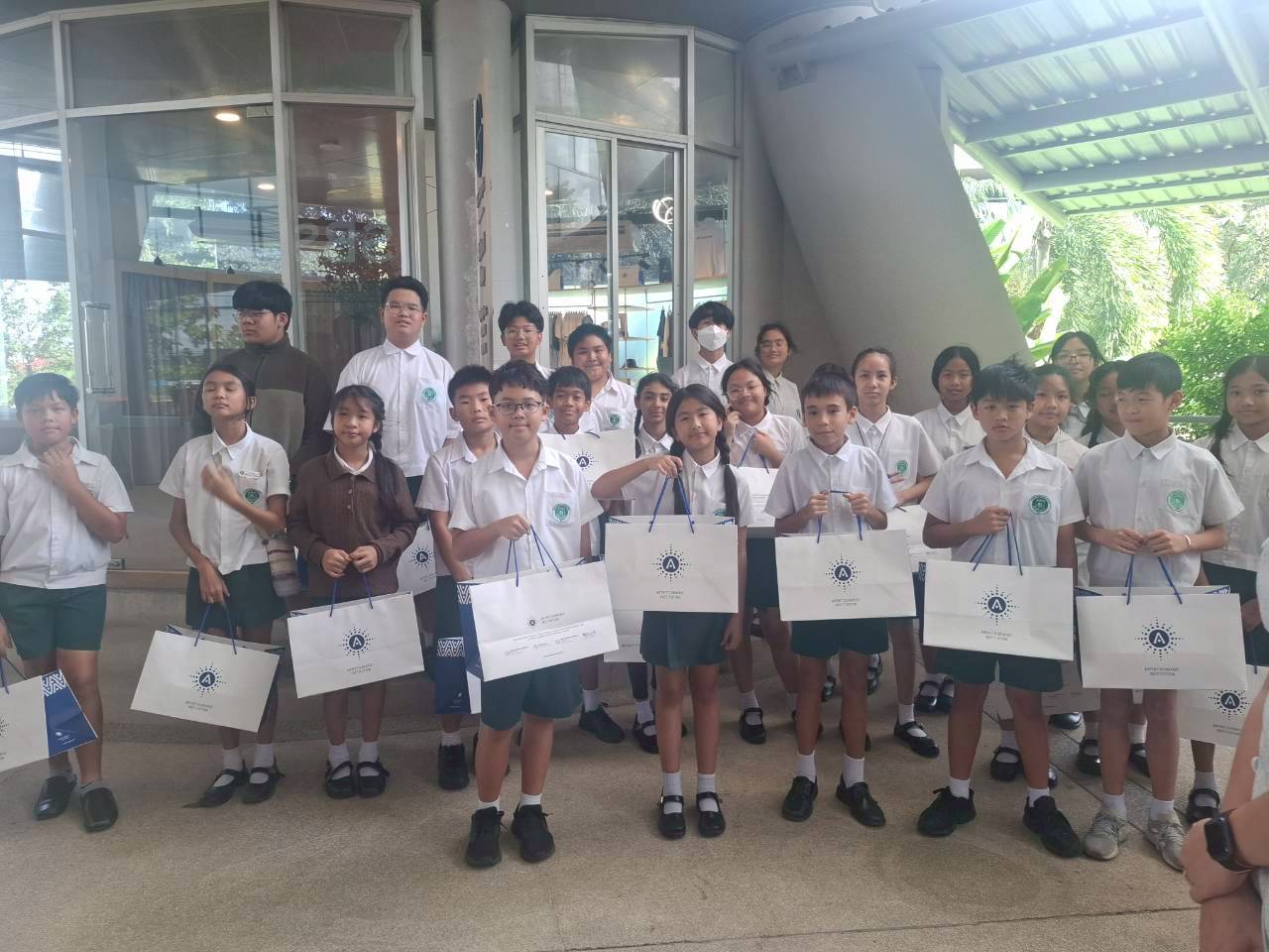 LINE_ALBUM_visit satit_251211_147