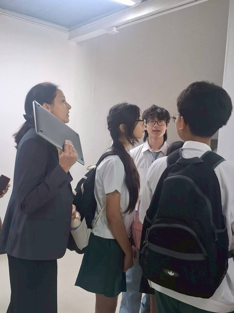 LINE_ALBUM_visit satit_251211_54