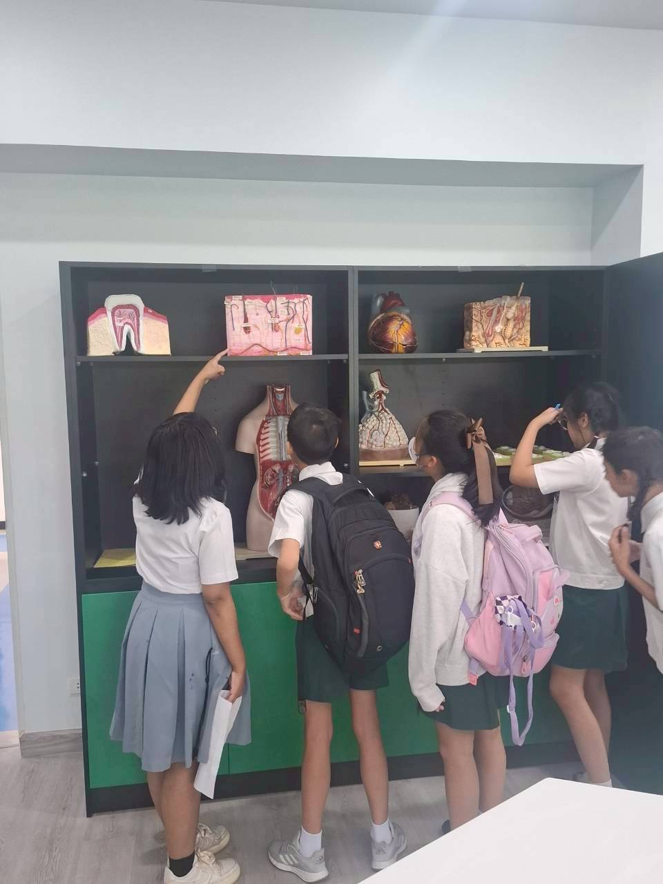 LINE_ALBUM_visit satit_251211_58