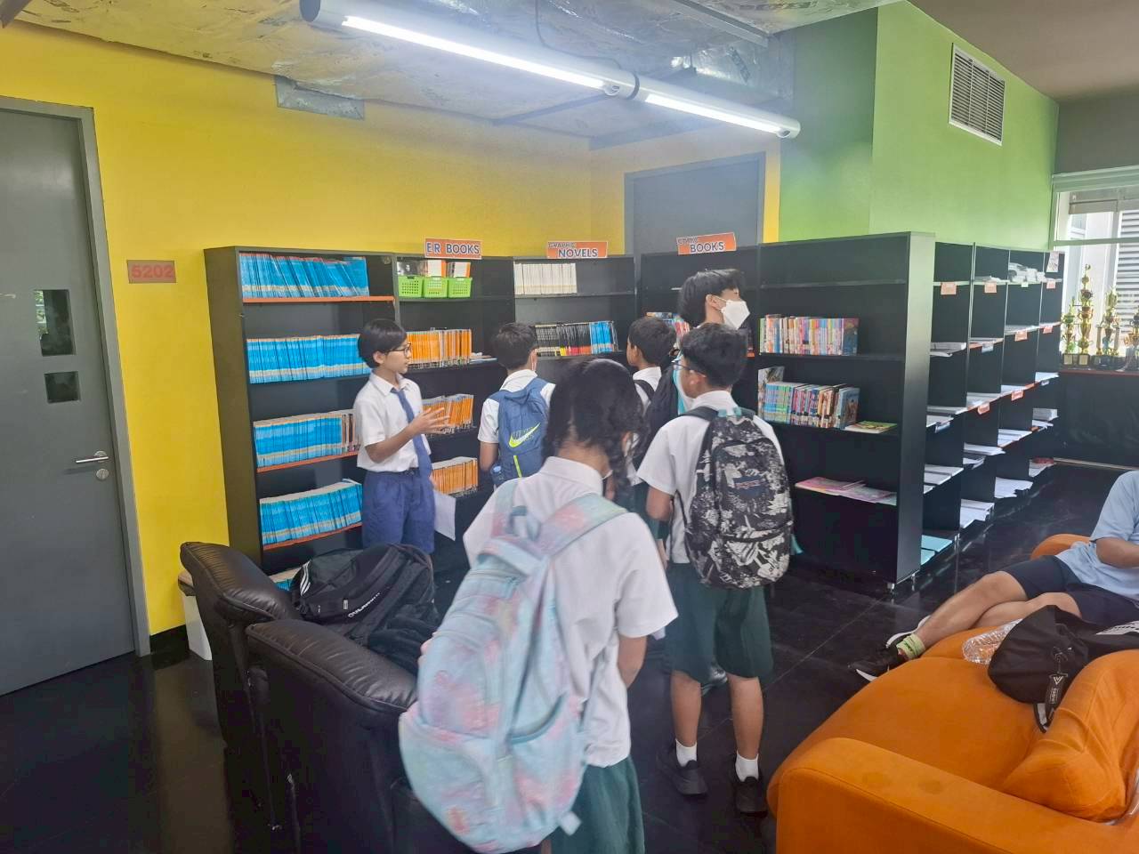 LINE_ALBUM_visit satit_251211_65