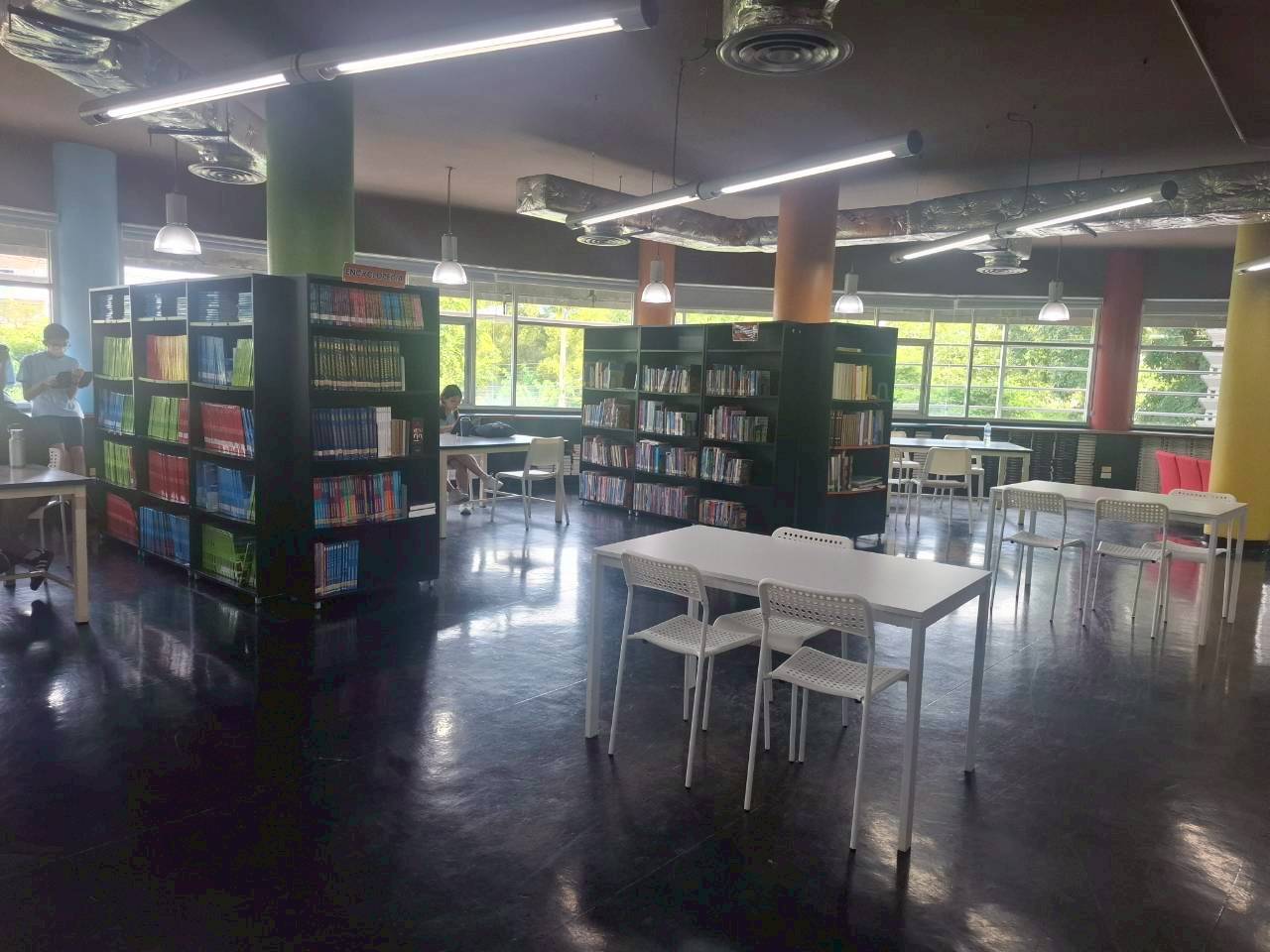 LINE_ALBUM_visit satit_251211_67