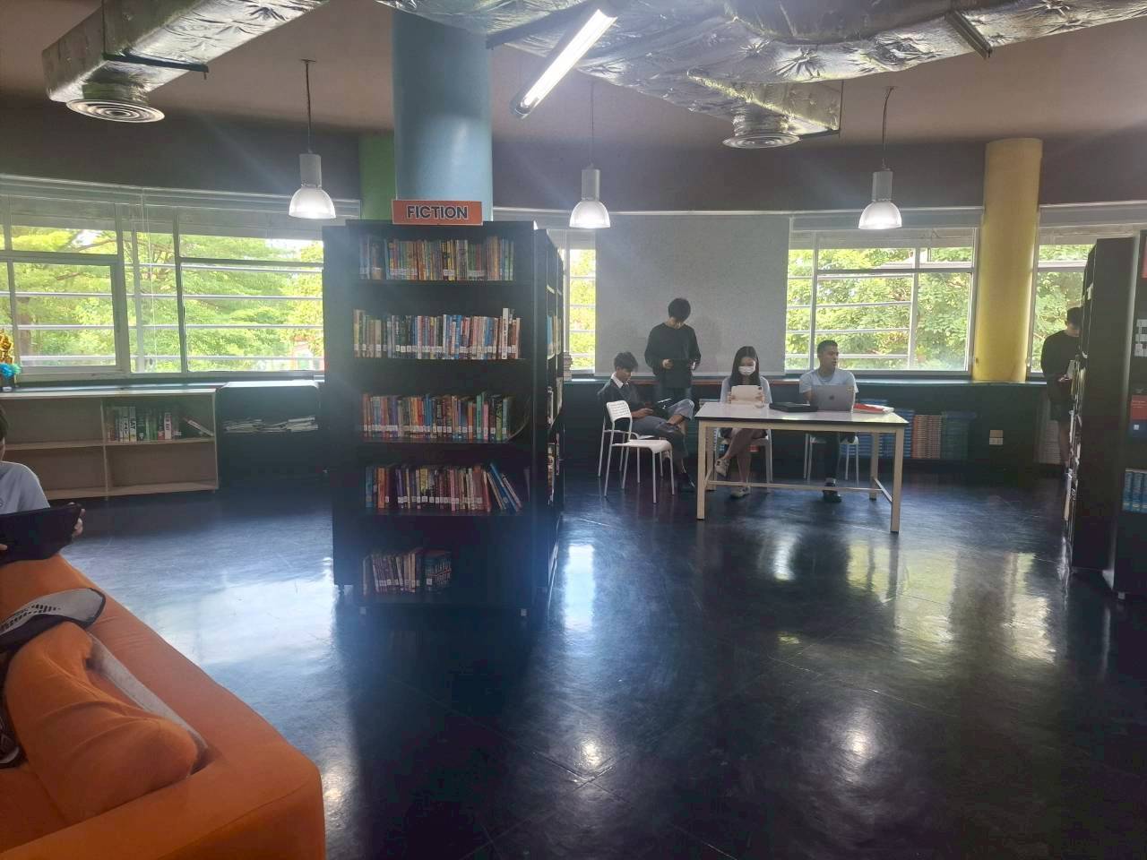 LINE_ALBUM_visit satit_251211_68