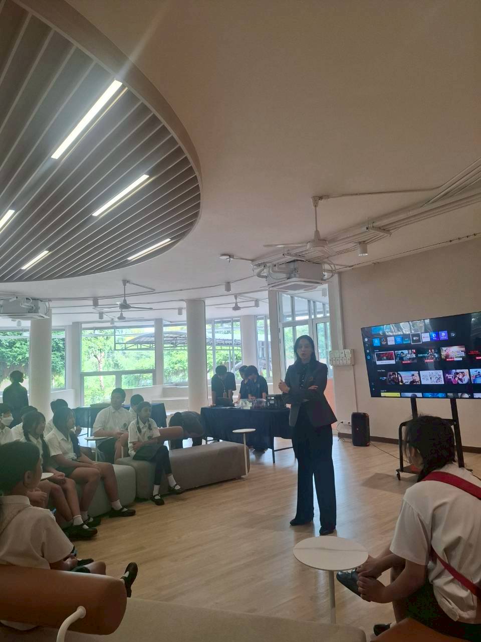 LINE_ALBUM_visit satit_251211_90