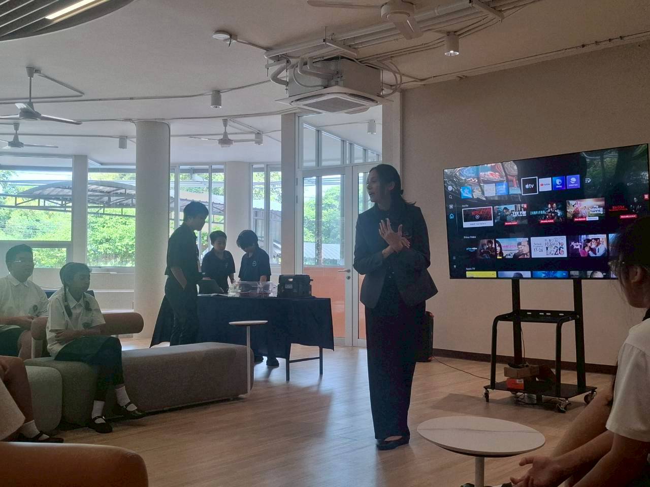 LINE_ALBUM_visit satit_251211_91