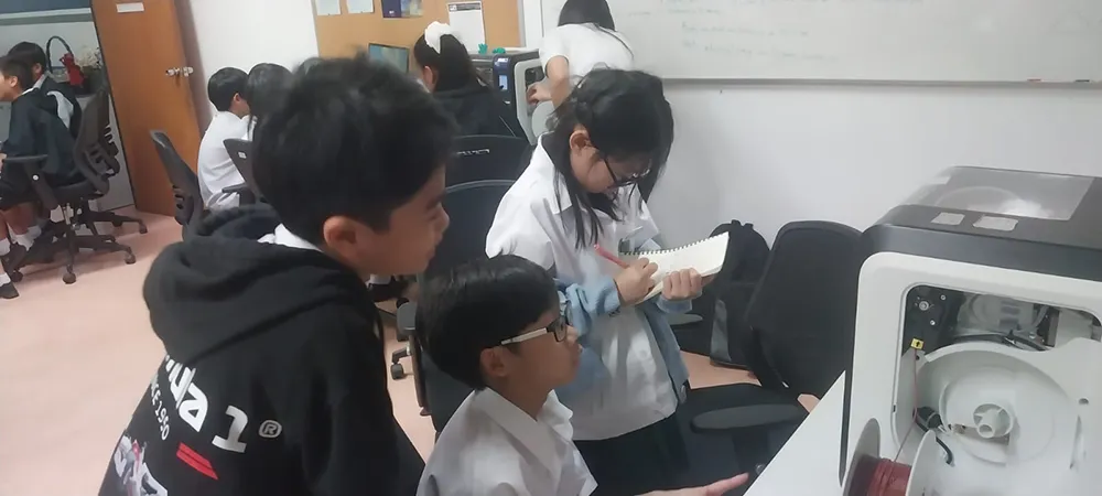 WhatsApp Image 2025-12-01 at 12.44.54 (2)-min