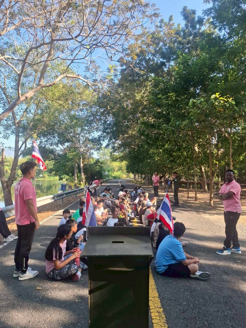 LINE_ALBUM_camp_251210_117