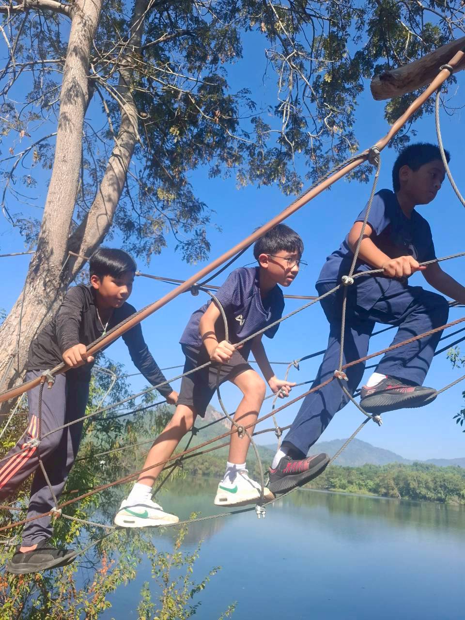 LINE_ALBUM_camp_251210_140