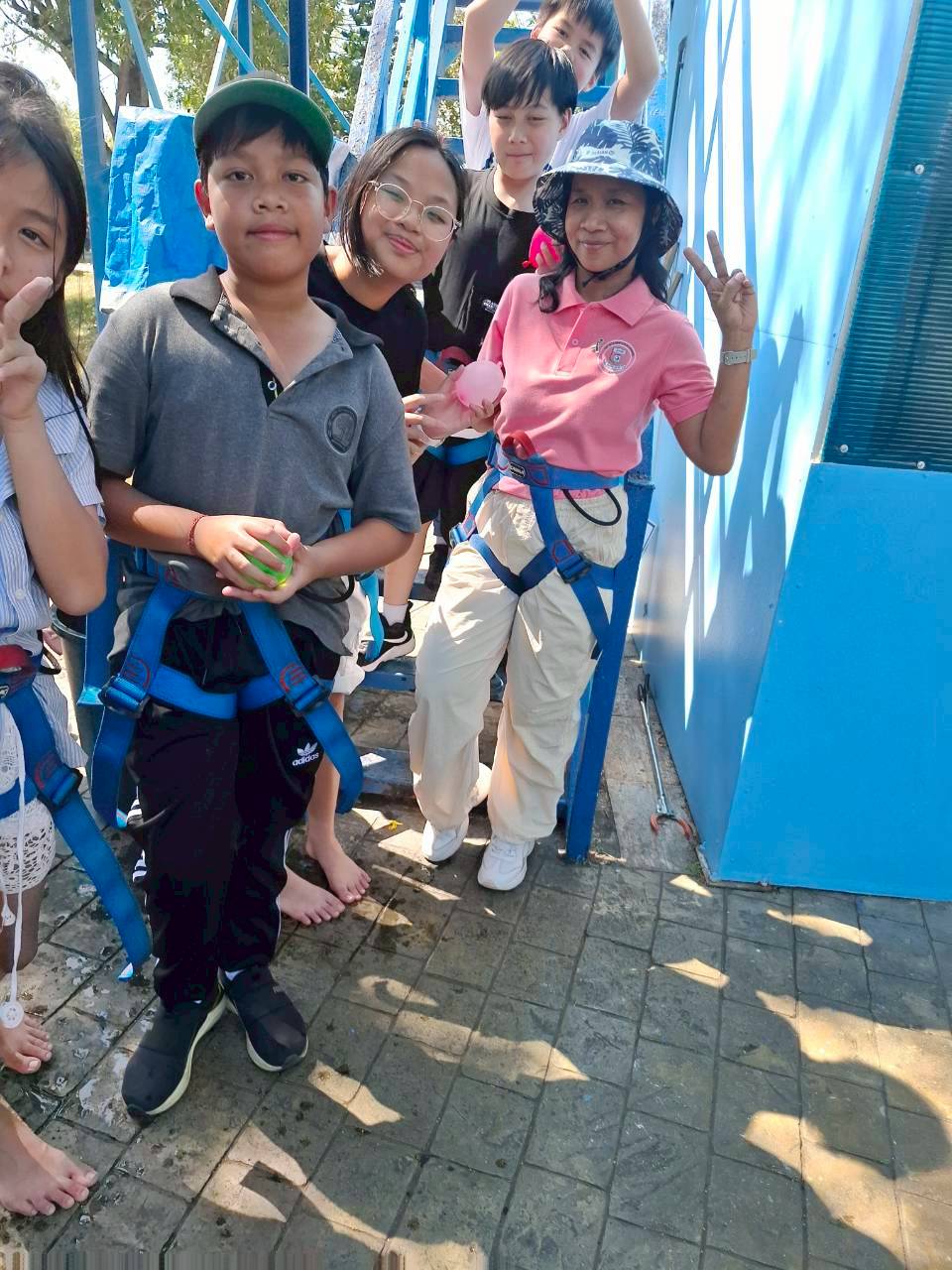 LINE_ALBUM_camp_251210_167