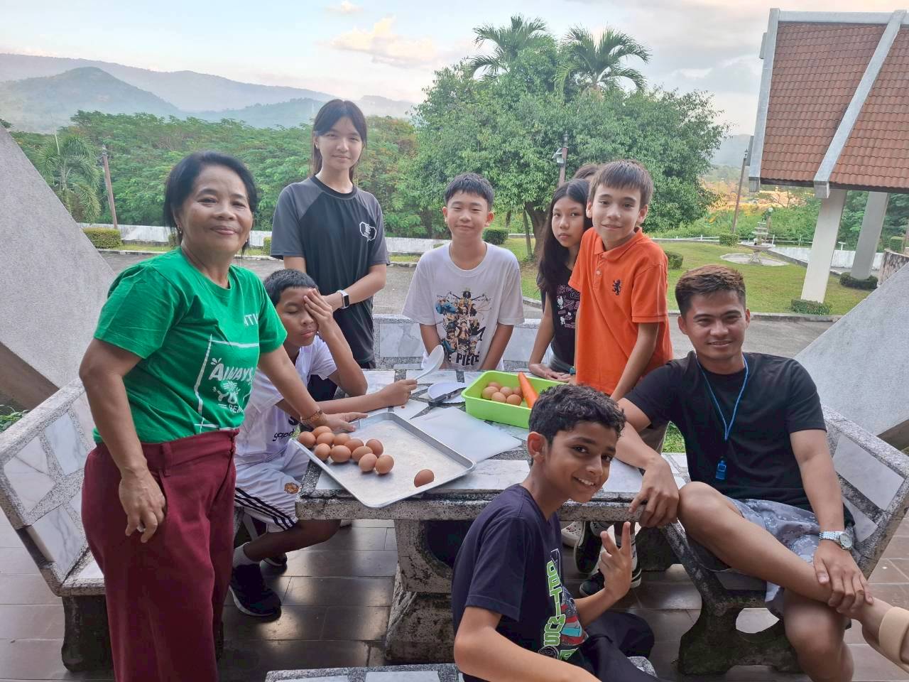 LINE_ALBUM_camp_251210_182