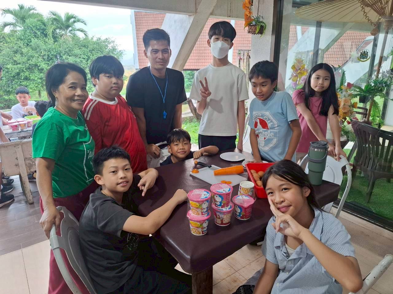 LINE_ALBUM_camp_251210_186