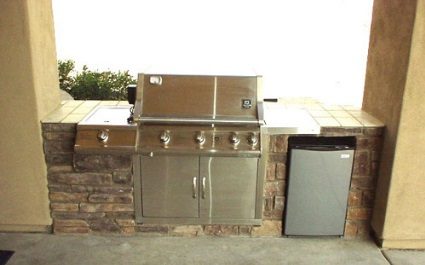 Enjoy the Phoenix, Arizona Summer with a Custom Outdoor Kitchen and BBQ!