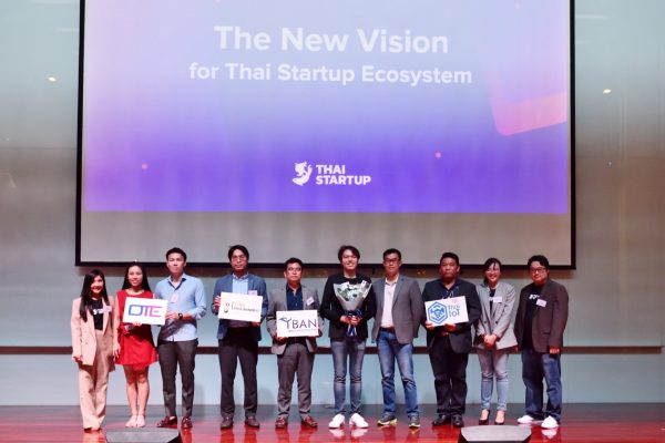 คุณไพบูลย์ พนัสบดี นายกสมาคมโปรแกรมเมอร์ไทย ได้รับเชิญเข้าร่วมงานเปิดตัวและแสดงวิสัยทัศน์ของสมาคมการค้าสตาร์ทอัพไทย (Thai Startup)