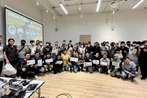 จบลงไปแล้วกับกิจกรรม Monthly Meet Up debate มันๆ ในงาน High Code vs Low Code จัดขึ้นเมื่อ 27 ตุลาคม 2565 ที่ผ่านมา ณ ร้าน Clazy Café